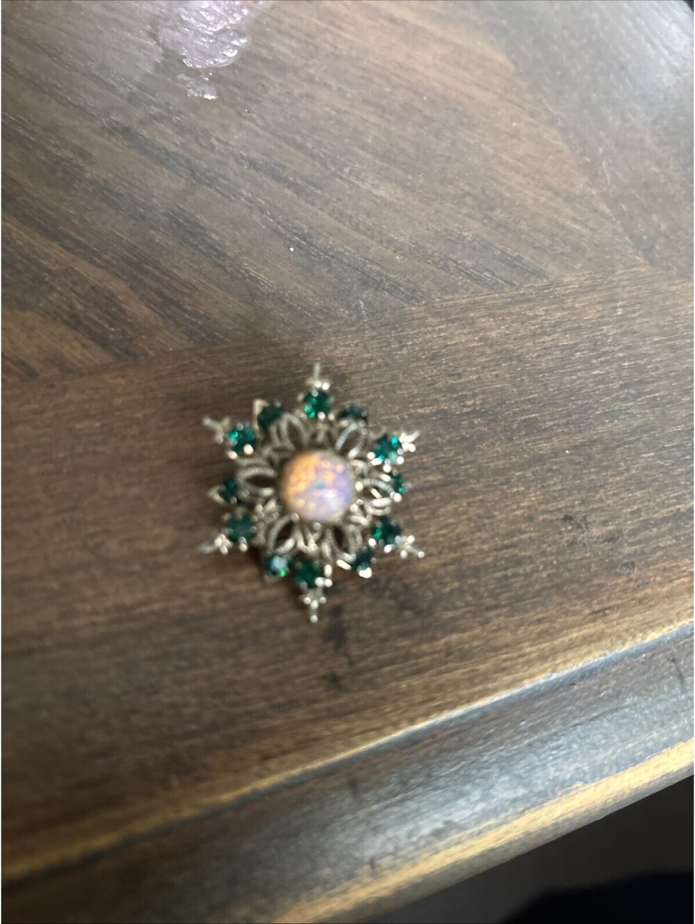 Vtg Fire Opal Cabochon Green Crystal Gold Tone Starburst Brooch Pin Fleur De Lis